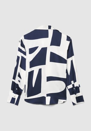 Camicia a maniche lunghe blu navy e bianca con un audace motivo geometrico, tessuto liscio simile alla seta, colletto classico e polsini con bottoni.