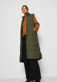 Noisy May NMDALCON LONG VEST - Vest - kombu green