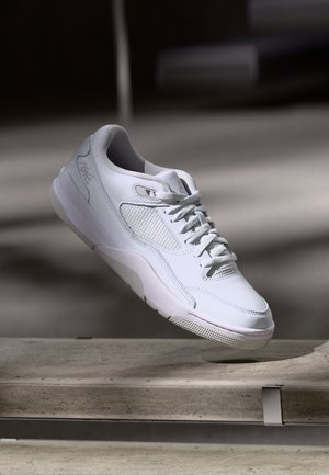 JORDAN FLIGHT COURT - Joggesko - white/vast grey