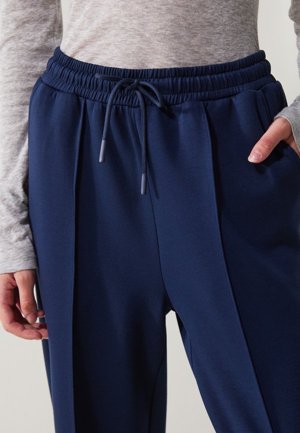 SOFT JOGGER - Tracksuit bottoms4