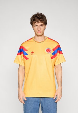 Nationalmannschaft - bold gold-coloured
