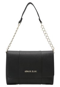 Borsa a spalla nera Armani Jeans con catena dorata e chiusura a ribalta, finitura in pelle testurizzata.