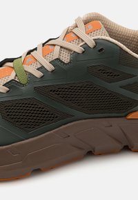 Oakley LIGHT BREATH - Sportcipő - new dark brush/humus