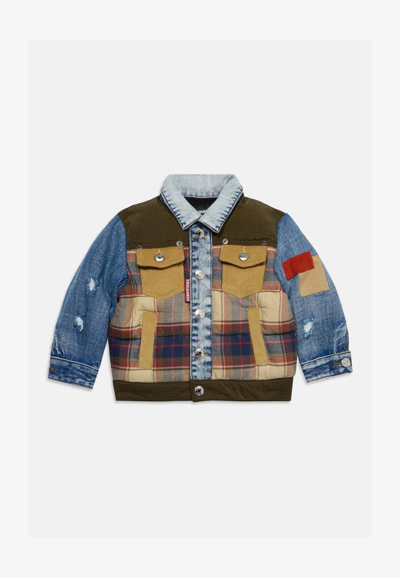 Veste matelassée enfant avec manches en denim, patchwork à carreaux et en velours côtelé, fermeture à boutons et deux poches poitrine avec boutons.