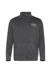 Donkergrijze sweatshirt met een hoge kraag, voorzien van een voorzak en bedrukt tekst op de linkerborst. De stof heeft een zachte, gestructureerde afwerking.