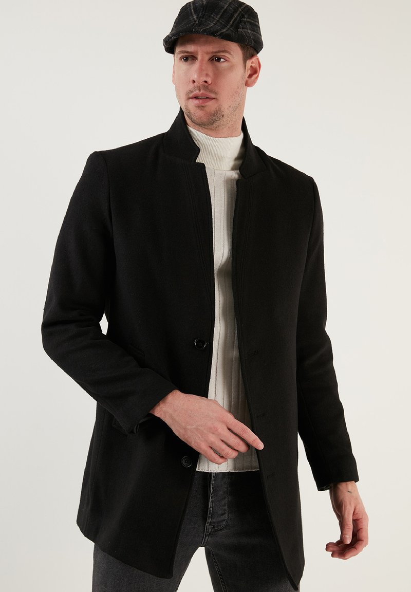 Buratti Īss mētelis - black