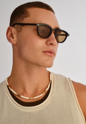 HEART THROB UNISEX - Päikeseprillid - black