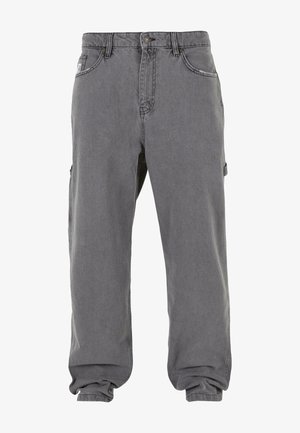 Šedé cargo nohavice z bavlnenej zmesi, s voľným strihom, bočnými vreckami a zapínaním na gombík v páse. Odolný a univerzálny dizajn.