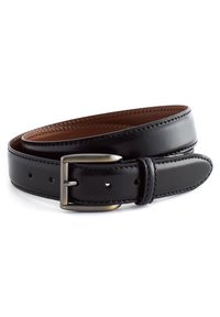Ceinture en cuir noir avec une finition lisse, dotée d'une boucle en métal de couleur argent et de coutures visibles le long des bords.