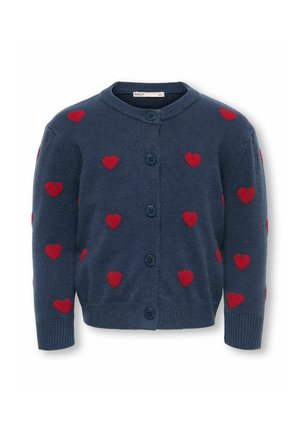 Cardigan tricoté bleu marine avec col rond, fermeture à boutons et motifs de cœurs rouges répartis uniformément sur le devant et les manches.