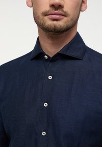 Eterna LINEN SHIRT - SLIM FIT - Camicia elegante - midnight