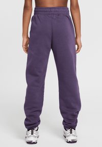 Nike Sportswear TREND PANT - Pantaloni sportivi - dark raisin