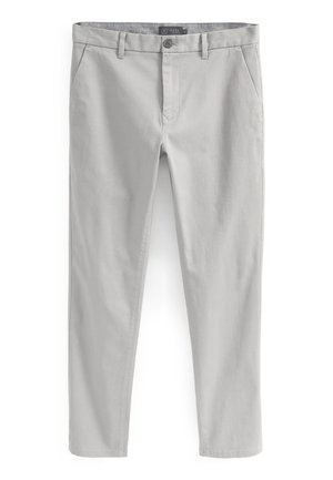 Lys grå chinos lavet af en glat bomuldsblanding, slim-fit design, forlommer og en enkelt knaplukning. Flad front uden mønstre.