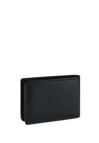 Portafoglio in pelle nera con superficie strutturata, forma rettangolare e design minimalista. Presenta bordi cuciti e un profilo slim.