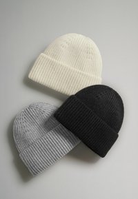 THE SET 3 PACK - REGULAR FIT - Čepice - black grey neutral