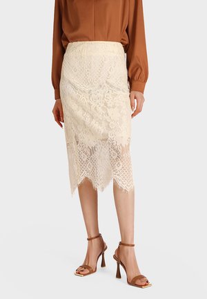 Sandali con tacco - marrone