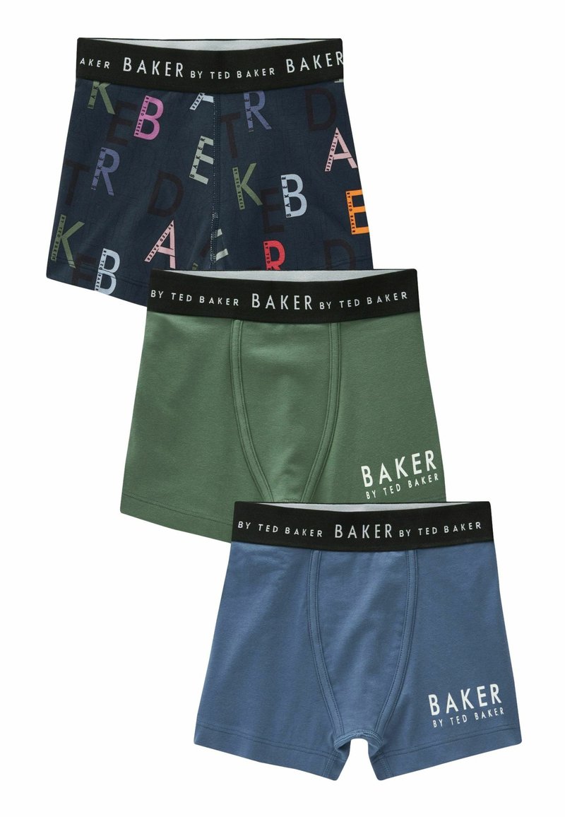 Tre paia di boxer: blu scuro con lettere multicolori, verde con marchio bianco e azzurro chiaro con marchio bianco. Tutti presentano elastici neri.