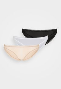 Tre paia di mutande da donna in nero, bianco e nudo. Presentano un bordo di pizzo lungo le fasce in vita. Materiale morbido e elastico. Design compatto.