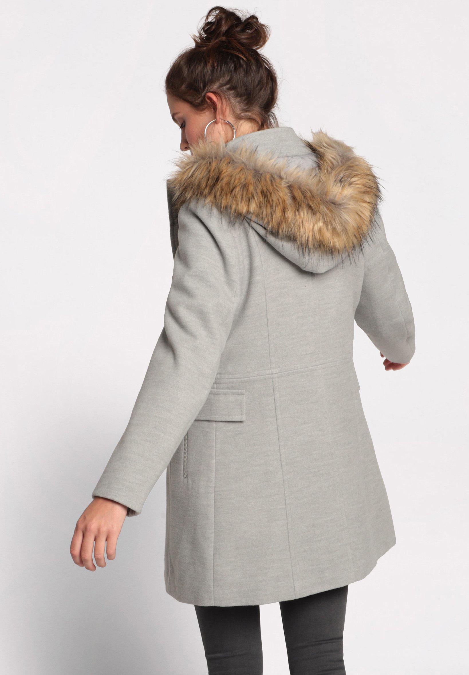 Cache Cache Manteau court gris clair ZALANDO.FR Cache Cache Manteau court beige ZALANDO.FR