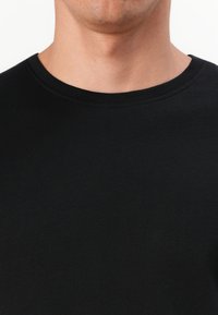 Black short-sleeve T-shirt made of smooth cotton fabric, featuring a classic round neckline and no prominent patterns or hardware.