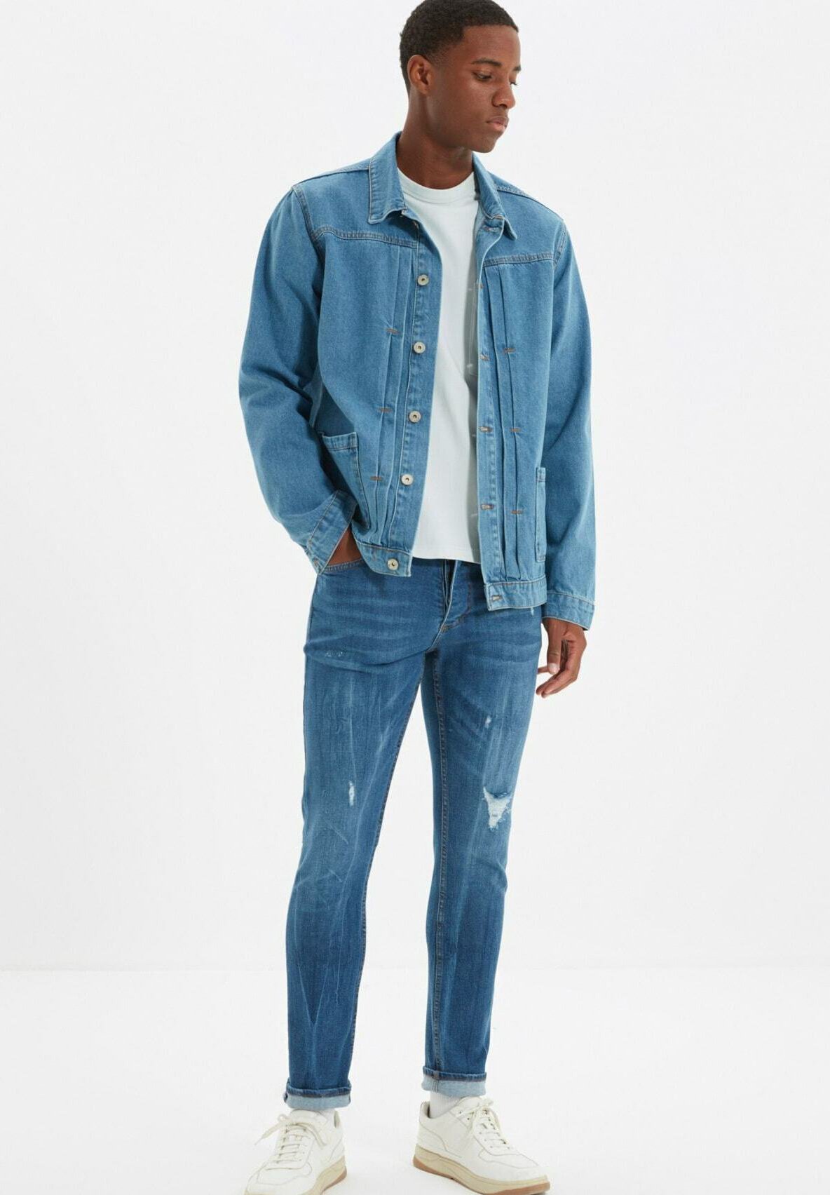 outfits with black jean jacket