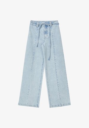 Pantalons en denim bleu clair à jambes larges avec une taille haute, dotés d'un cordon de serrage et d'une coupe droite, texture lisse avec un léger délavage.