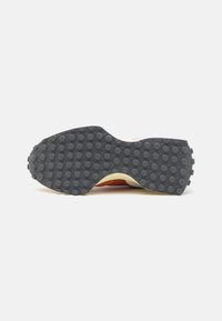 New Balance U327 UNISEX - Sneaker low - infield clay