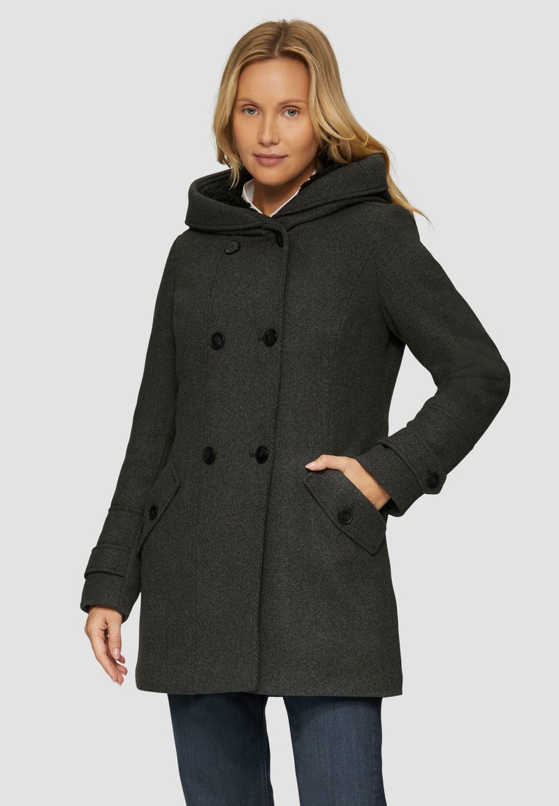 Grijze wolmix peacoat met een grote capuchon, dubbele knoopsluiting, zwarte knopen en zijzakken. Soepele textuur en op maat gemaakte pasvorm.