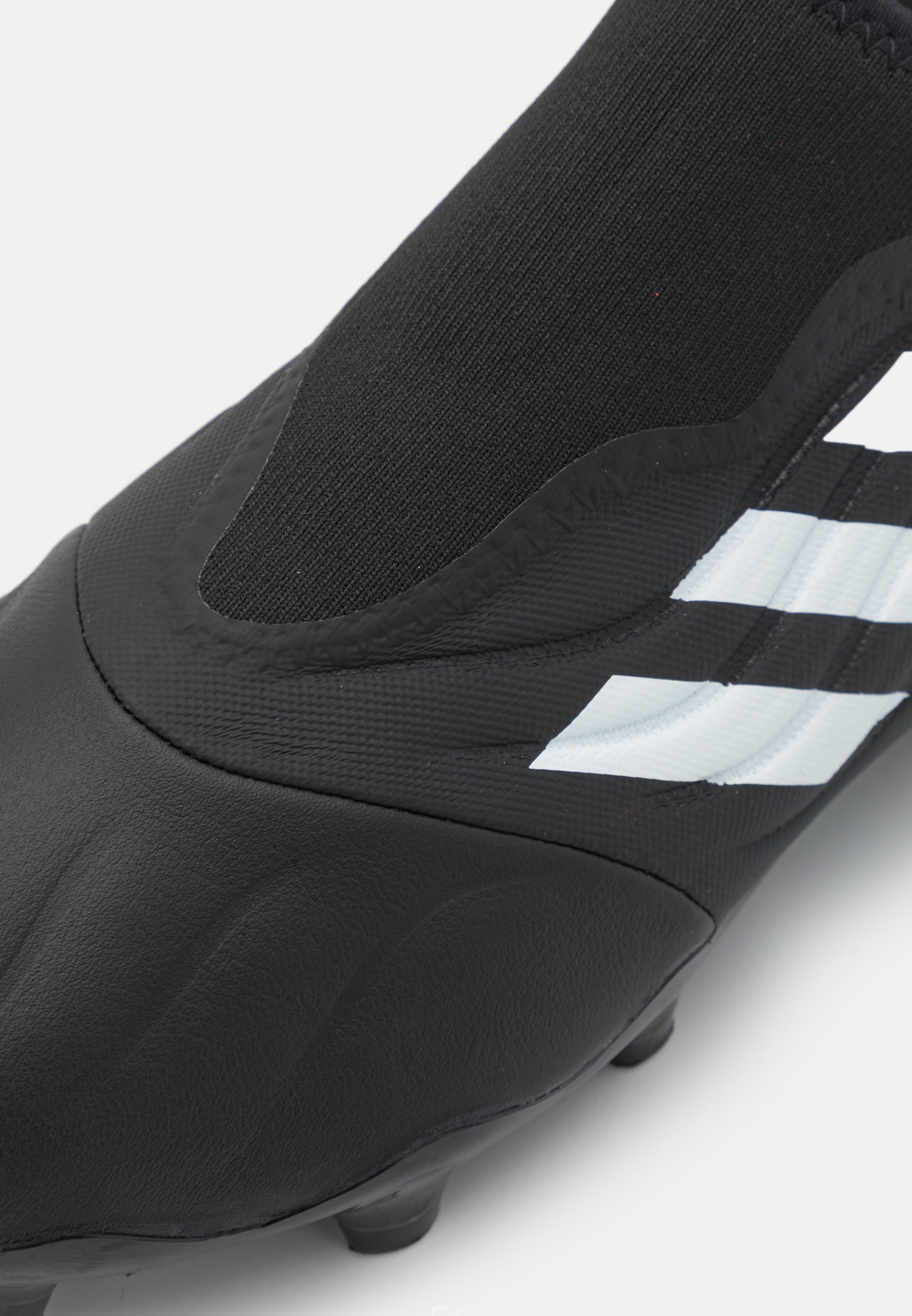 mens adidas moulded football boots