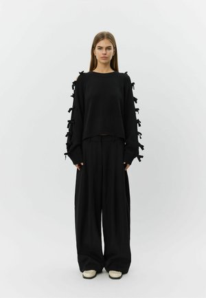 PERMELI BOW - Svetrík - black