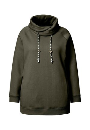 Bluza z kapturem w ciemnooliwkowym kolorze, z wysokim kołnierzem, sznurkami zakończonymi drewnianymi elementami oraz ściągaczami przy mankietach i u dołu.