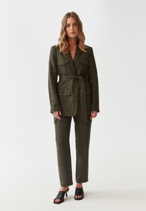 TATUUM MIANKO - Krátký kabát - khaki melange