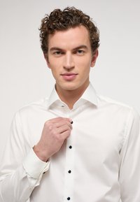 ETERNA Luxury Shirt Modern Fit Herren Knitterfreies Hemd
