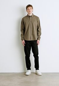 Calvin Klein Jeans GARMENT DYE SHIRT - Srajca - tarmac