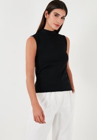 LELA Top - black