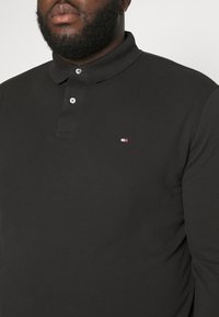 Tommy Hilfiger Poloskjorter - black