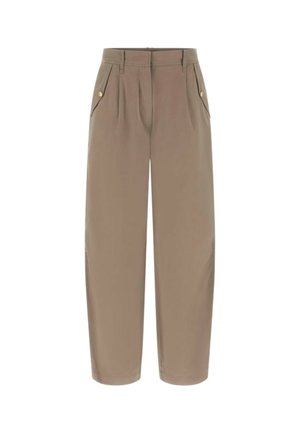 Pantaloni kaki a vita alta e gamba larga con pieghe frontali, tasche laterali con bottoni e passanti per cintura, mostrati su sfondo bianco.