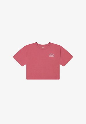 T-shirt court rose poussiéreux à manches courtes avec texte blanc sur la poitrine gauche indiquant "Fabriqué avec fierté depuis 1889."