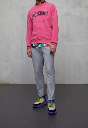 Sweater - neon pink