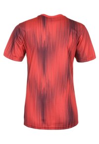 Röd atletisk tröja med en lätt och mjuk textur. Har ett gradientmönster som blir mörkare mot botten och en rund nackdesign.