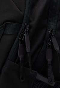 The North Face VAULT - Nahrbtnik - black