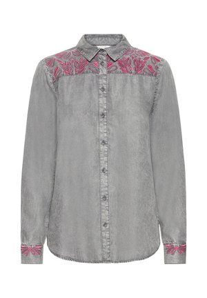 Camicia grigia a maniche lunghe con bottoni, ricamata con fiori rosa su spalle e polsini, con colletto classico e tessuto dal colore sbiadito.