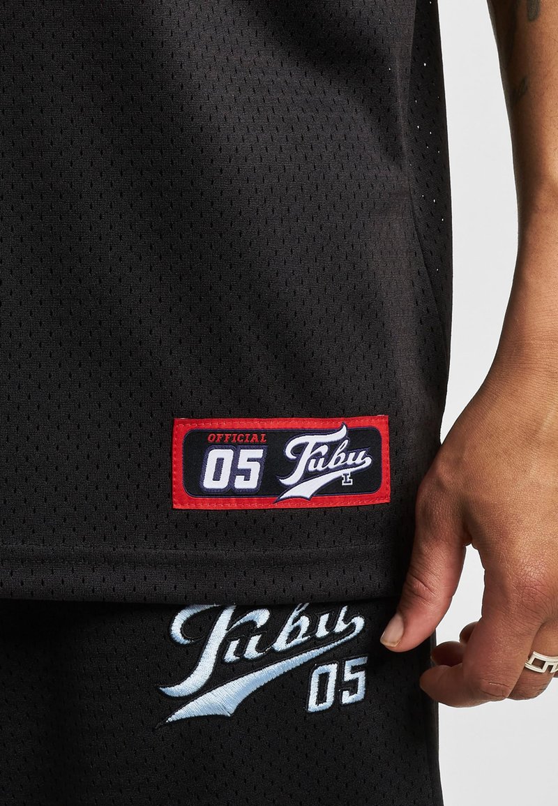 FUBU VARSITY  - T-shirts med print - black/lightblue