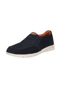 Navy Slip-On-Schuh aus Wildleder und strukturiertem Stoff, mit einem braunen Lederakzent und einer flexiblen weißen Gummisohle.