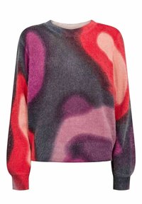 Pull multicolore en maille douce avec des motifs abstraits dans des teintes de rouge, rose, violet et gris ; col rond et manches longues.