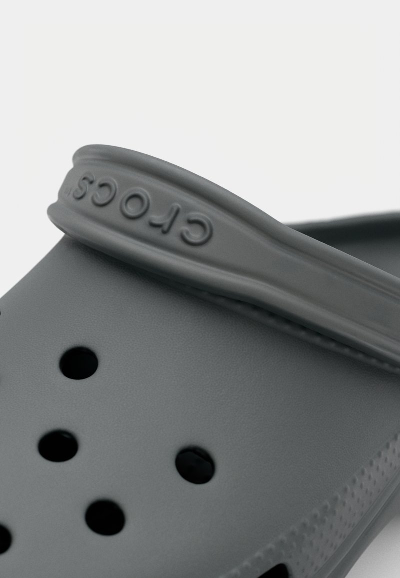 Crocs CLASSIC UNISEX Mules slate grey/dark grey Zalando