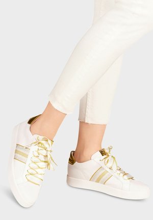 Marco Tozzi Trainers - white
