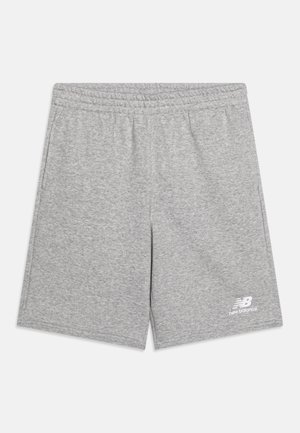 Lysegrå New Balance atletikshorts med elastisk talje og sidelommer, med hvidt logo på det nederste venstre ben.