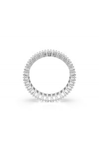 Weißgoldring in kreisförmigem Design mit einer Krappenfassung, die zahlreiche kleine Diamanten entlang des Rings hervorhebt.