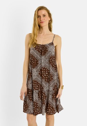 Grain de Malice, ROBE COURTE IMPRIMÉ BANDANA À BRETELLES - Vestido informal - marron
